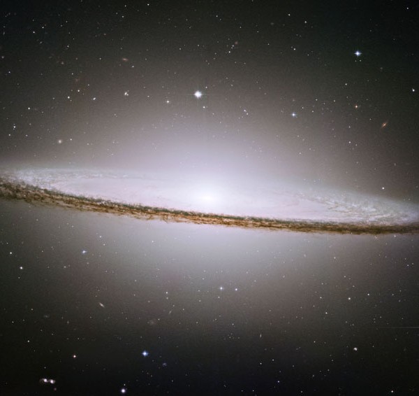 Το «δαχτυλίδι του Αϊνστάιν» αποκαλύπτει γαλαξία νάνο σκοτεινής ύλης