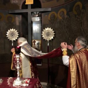 Ο Εσπερινός της Αποκαθήλωσης στην Ιερά Βυζαντινή Μονή του Οσίου Λουκά και η Ακολουθία του Επιταφίου στον Μητροπολιτικό Ναό Λεβαδείας