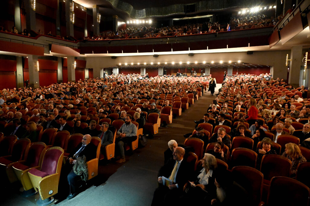 Παρουσιάστηκε στο Θέατρο Παλλάς το έργο οι Μεγάλες Ώρες «Μετά Δόξης»